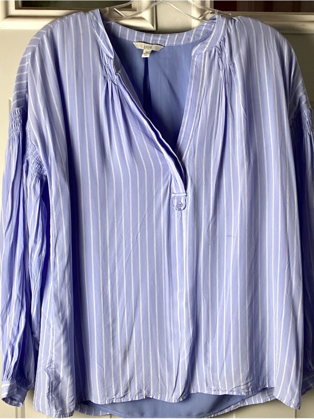 Joie Azabeth Long Sleeve silky Weave top in Sunset Blue Ballin Sleeve Tunic Top